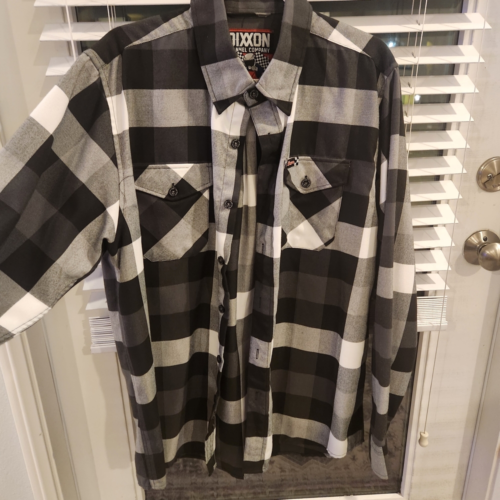 DIXXON Men's Black and Gray Plaid Shirt